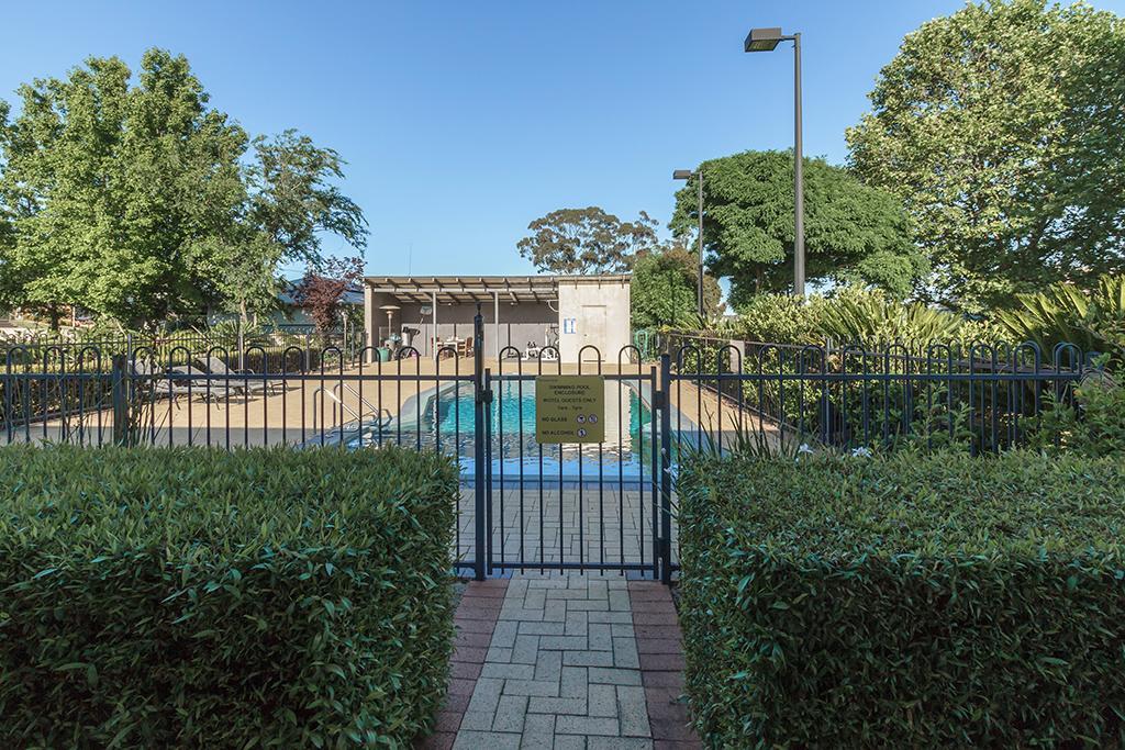 Banksia Motel Collie Extérieur photo